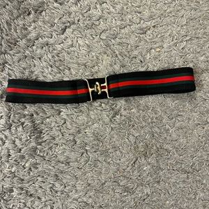 Elastic belt
